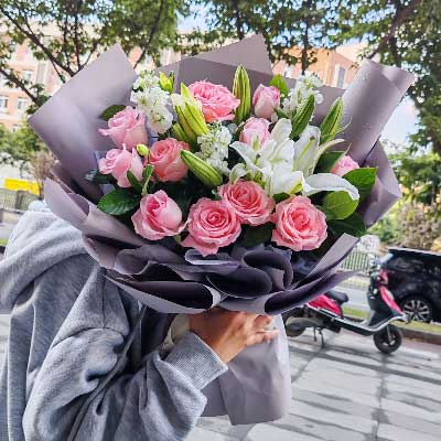 漳州11朵戴安娜粉玫瑰百合，与你一起追逐梦想